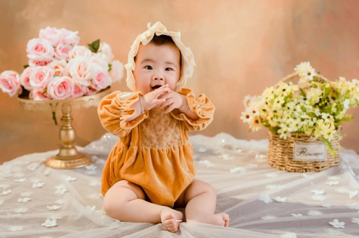 广西宝宝吐舌头怎么回事